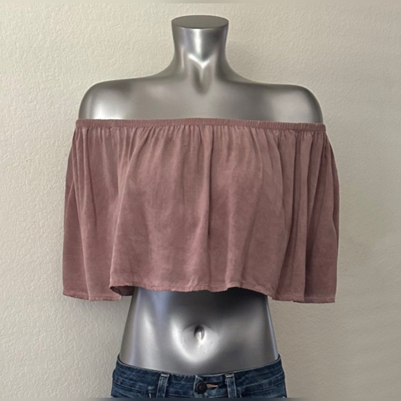 Planet Blue’s ‘Blue Life’ off shoulder crop - Picture 1 of 7